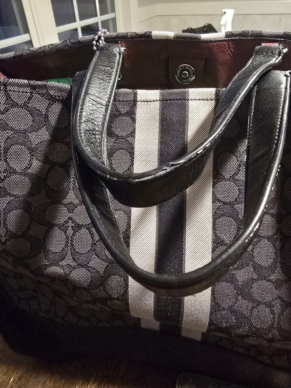 Coach Men’s Duffel Bag with Wallet in Charcoal and Black - Picture 4 of 8
